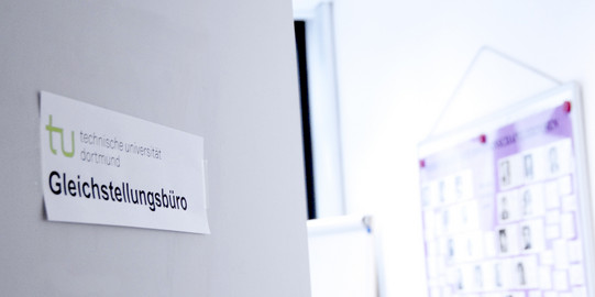 The members of staff at the Equal Opportunities Office are available as contact persons