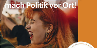 Eine Frau bei einer Demonstration, Schriftzug Misch dich ein mach Politik vor Ort