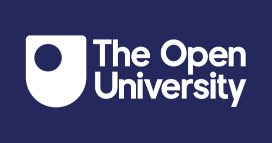 Auf einem weißen Schild ist ein dunkelblauer Kreis abgebildet. In weißer Schrift steht rechts daneben "The Open University"