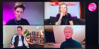 Screenshot einer Zoom-Sitzung. Vier Personen sind in jeweils einer Kachel. 