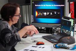 Dr. Sylvia Rückheim hielt ihren Vortrag über das Weltall via Videokonferenz.
