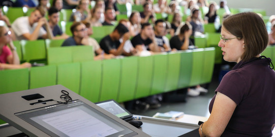Vorlesung einer Professorin